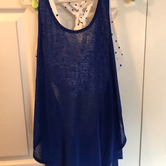 Fabletics sports bra built in tank - Picture 4 of 4